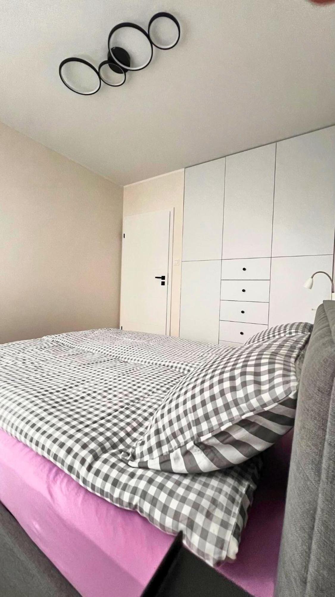 Apartament Purple Poznań Exteriör bild