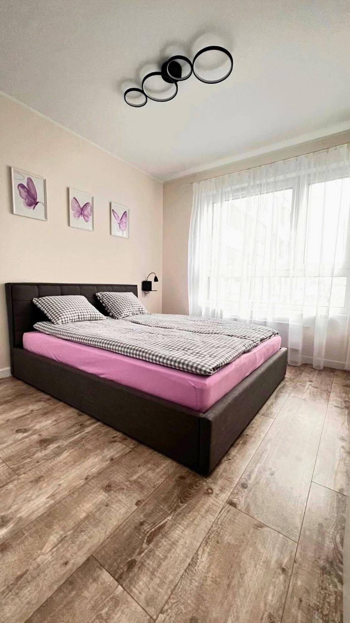 Apartament Purple Poznań Exteriör bild