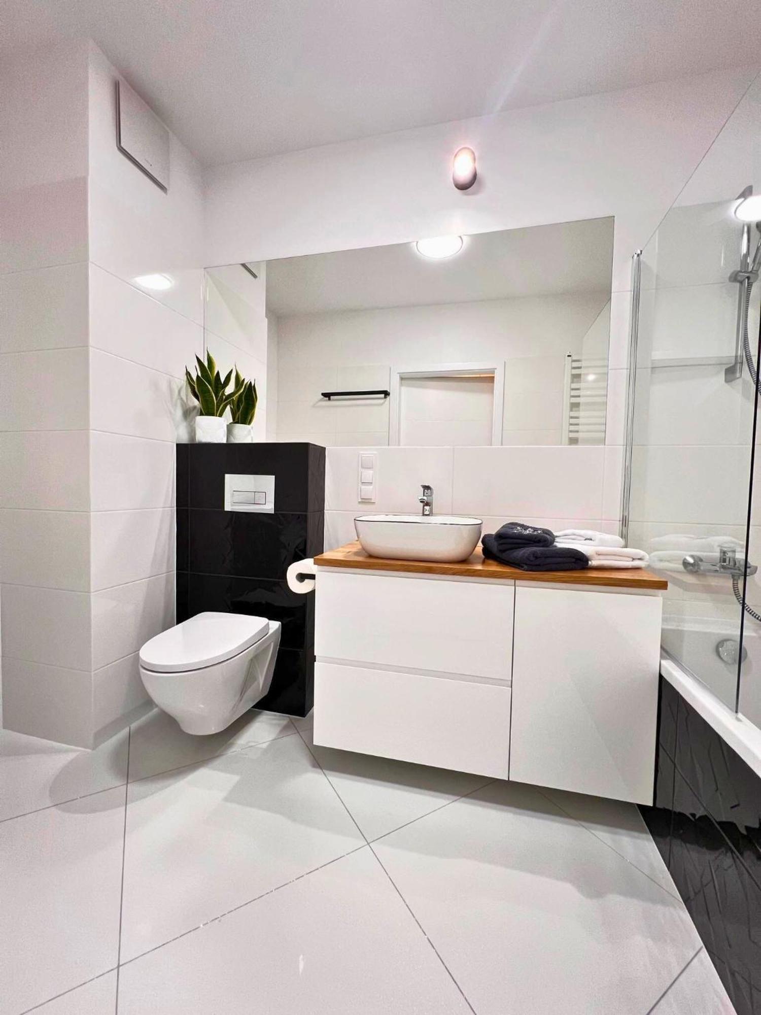Apartament Purple Poznań Exteriör bild