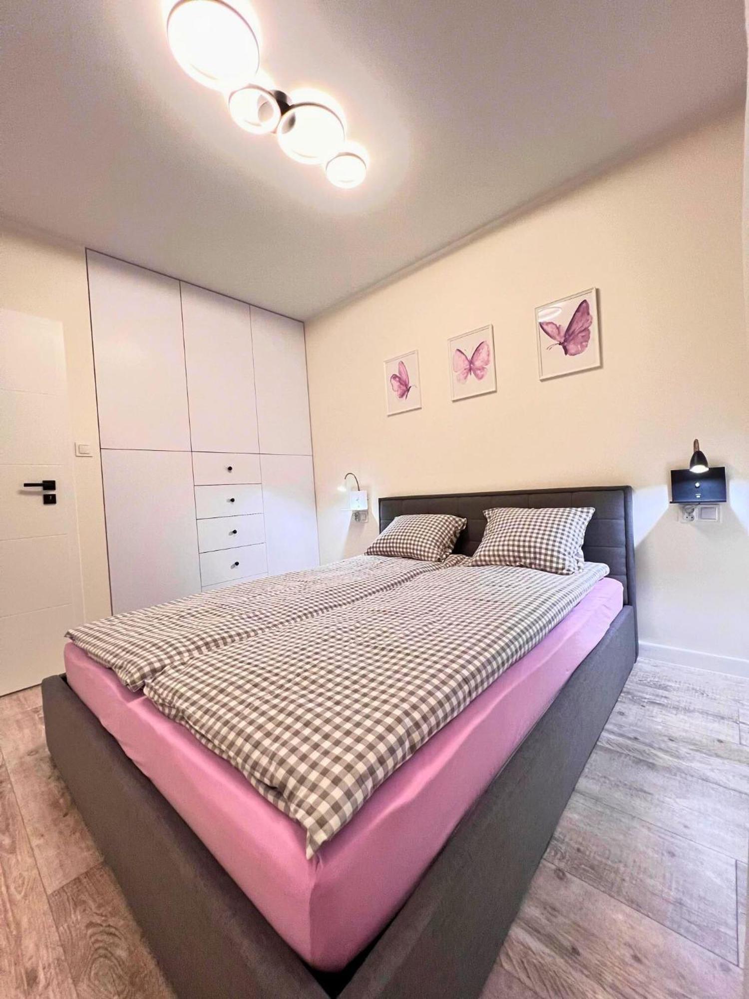 Apartament Purple Poznań Exteriör bild