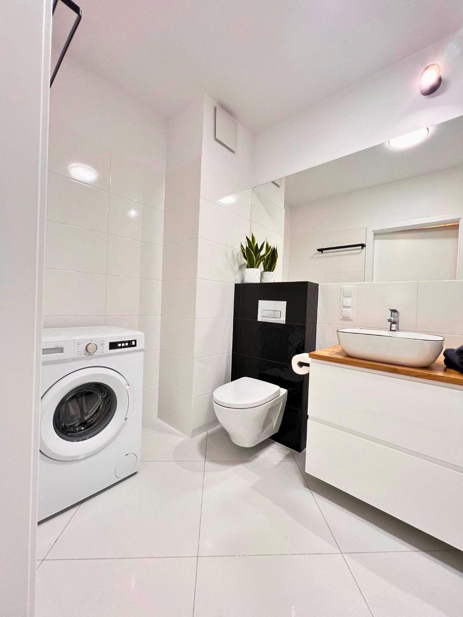 Apartament Purple Poznań Exteriör bild